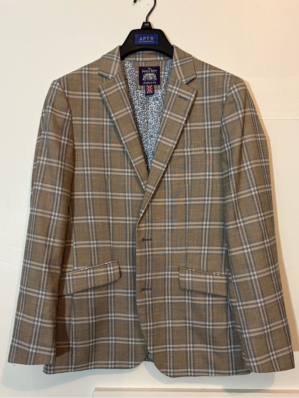 Men’s plaid sport coat